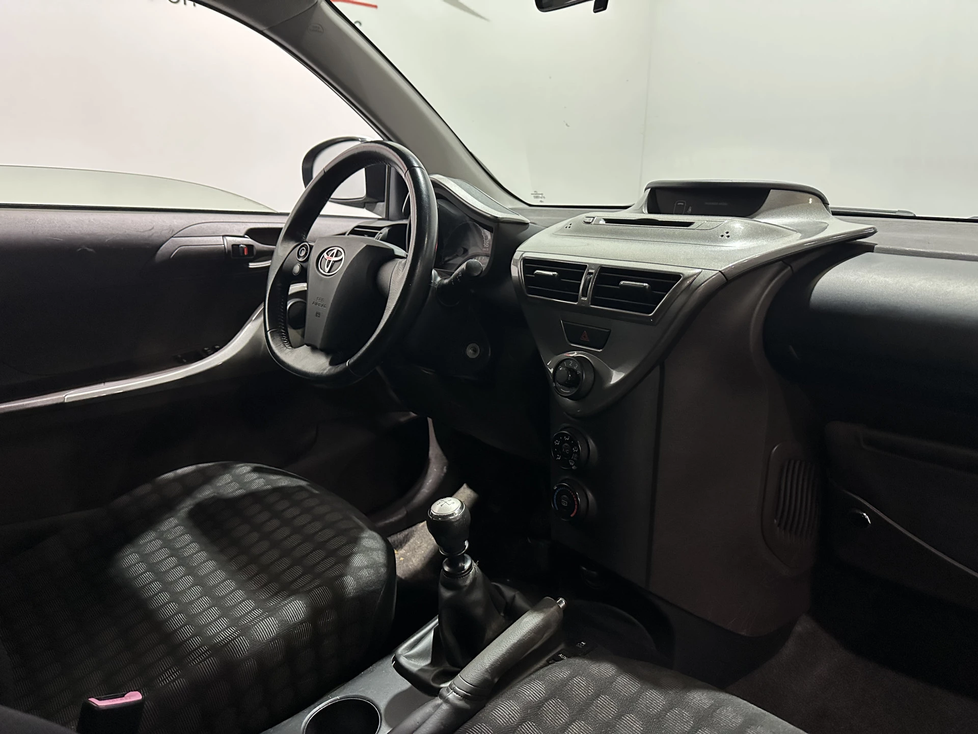 Hoofdafbeelding Toyota iQ
