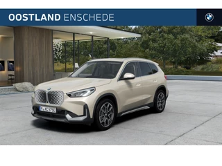 BMW iX1 eDrive20 xLine / Panoramadak / Trekhaak / Achteruitrijcamera / Stoelverwarming / Stuurverwarming / Parking Assistant