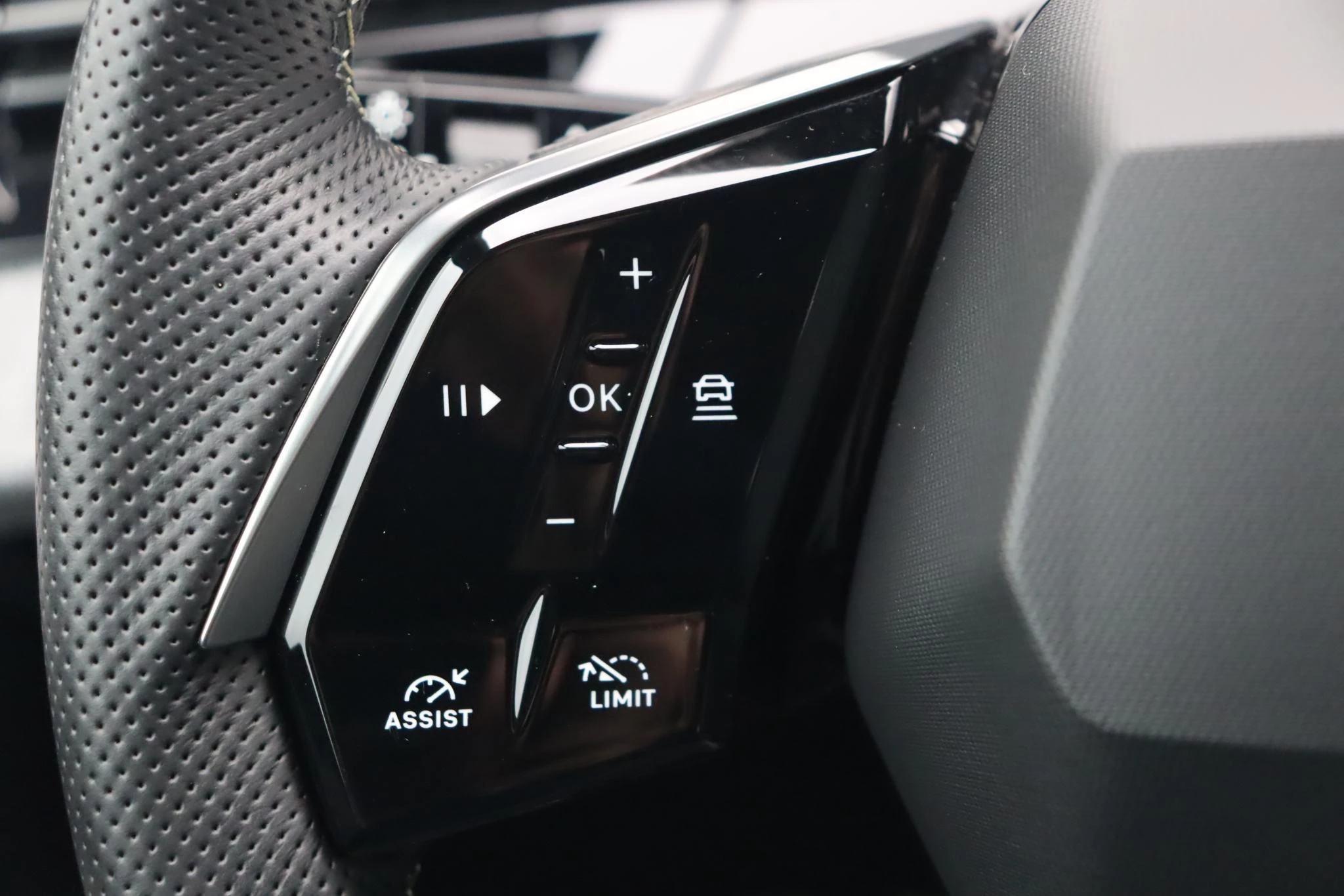 Hoofdafbeelding Peugeot e-3008