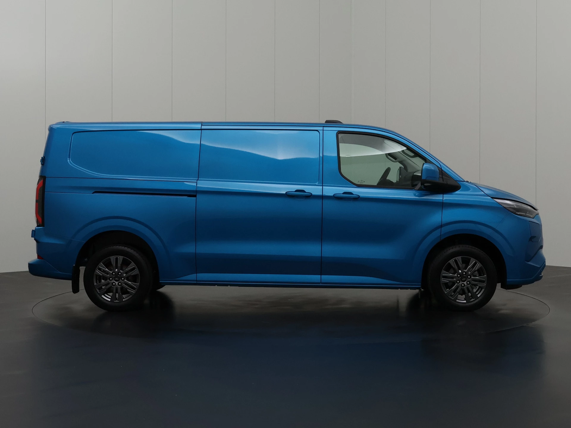 Hoofdafbeelding Ford E-Transit Custom