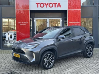 Toyota Yaris Cross 1.5 Hybrid 115 First Edition APPLE/ANDROID STOEL/STUURVERWARMING NAVI AD-CRUISE PRIVACY-GLASS 17"LM-VELGEN