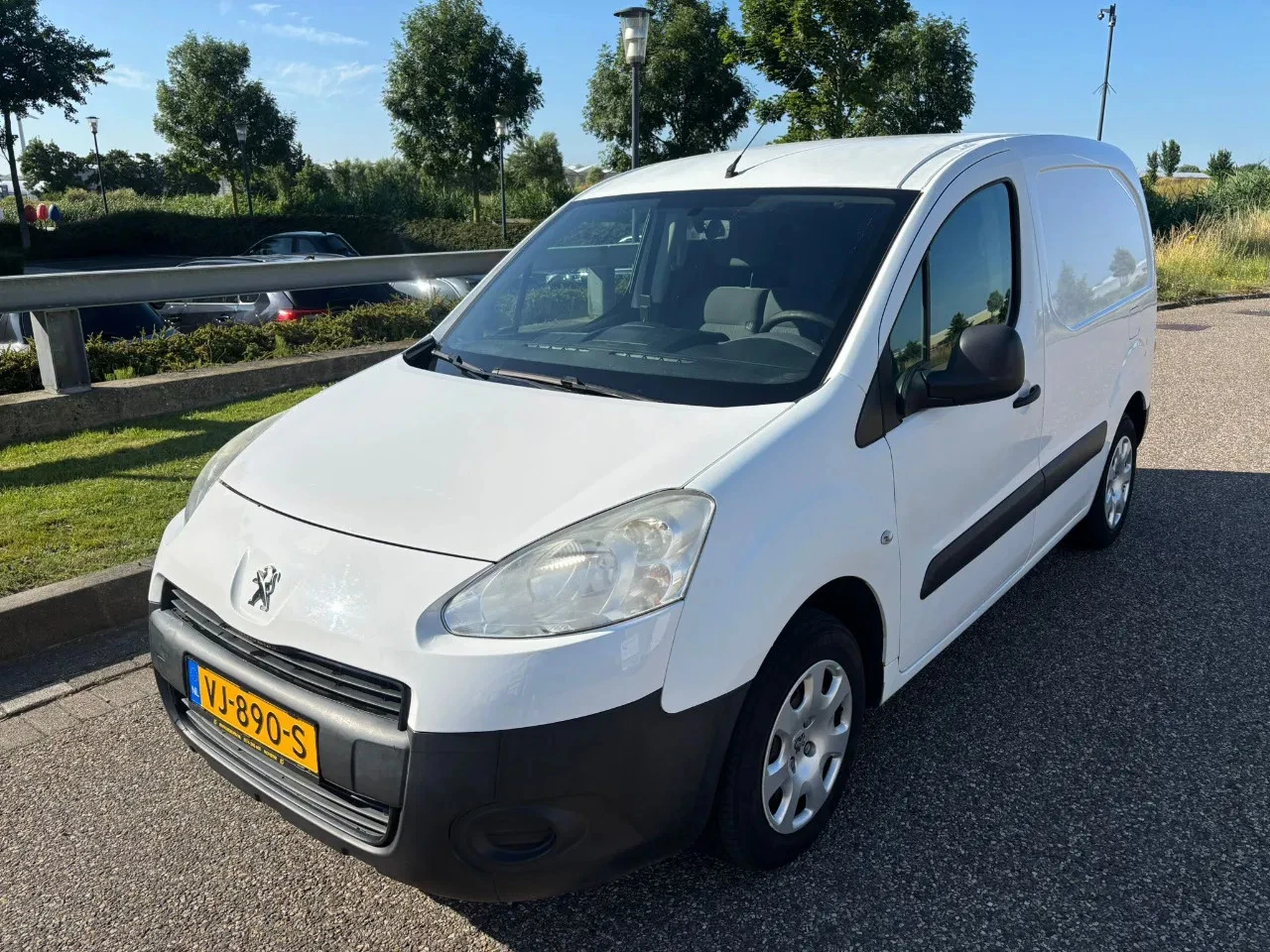 Hoofdafbeelding Peugeot Partner
