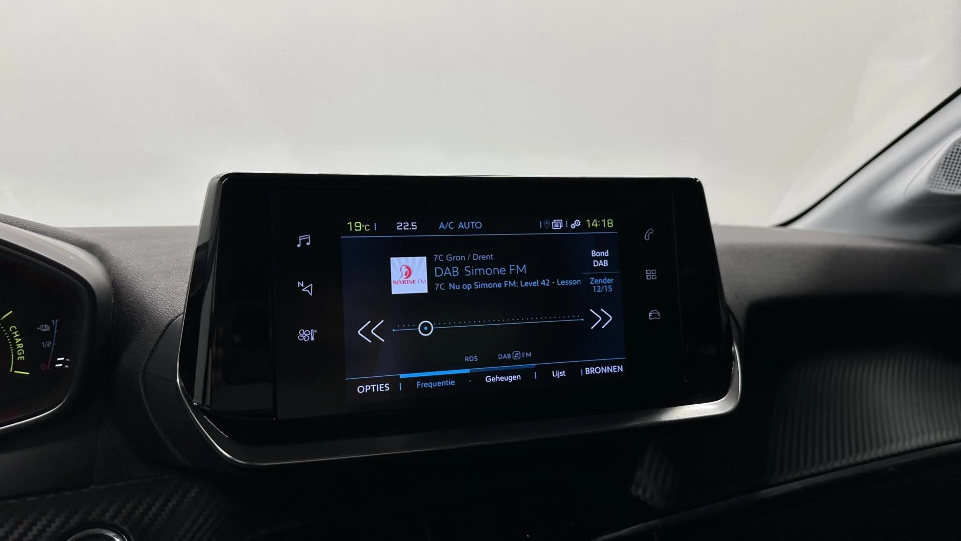 Hoofdafbeelding Peugeot e-208