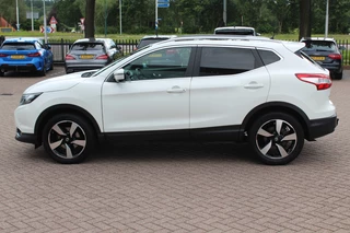 Nissan QASHQAI 1.2 Connect Edition / Trekhaak / 360Camera / Panoramadak / Keyless / Navigatie / 17'' / DAB / Cruise Control /