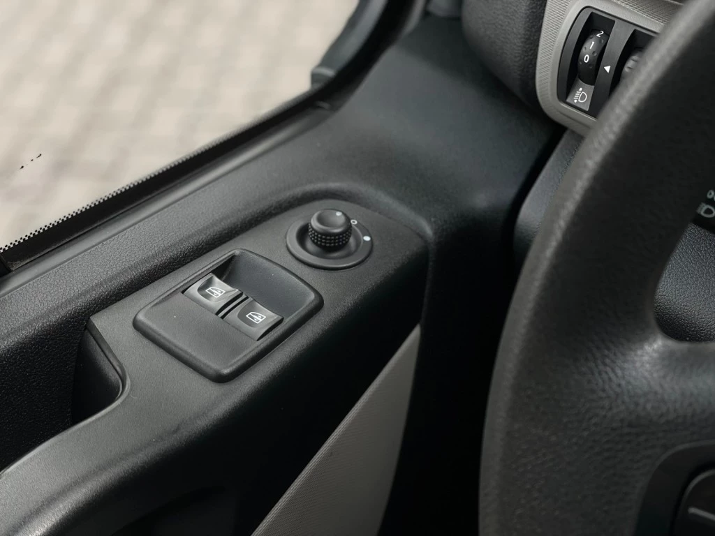 Hoofdafbeelding Nissan NV300