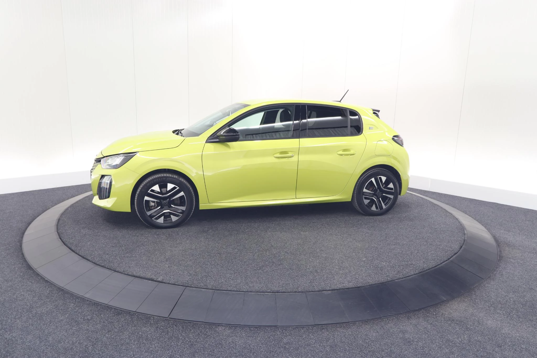 Hoofdafbeelding Peugeot e-208