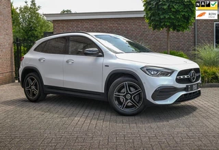 Hoofdafbeelding Mercedes-Benz GLA Mercedes-Benz GLA-klasse 250 e Business Solution AMG Limited Adaptive Keyless Camera Sfeerverlichting 19''