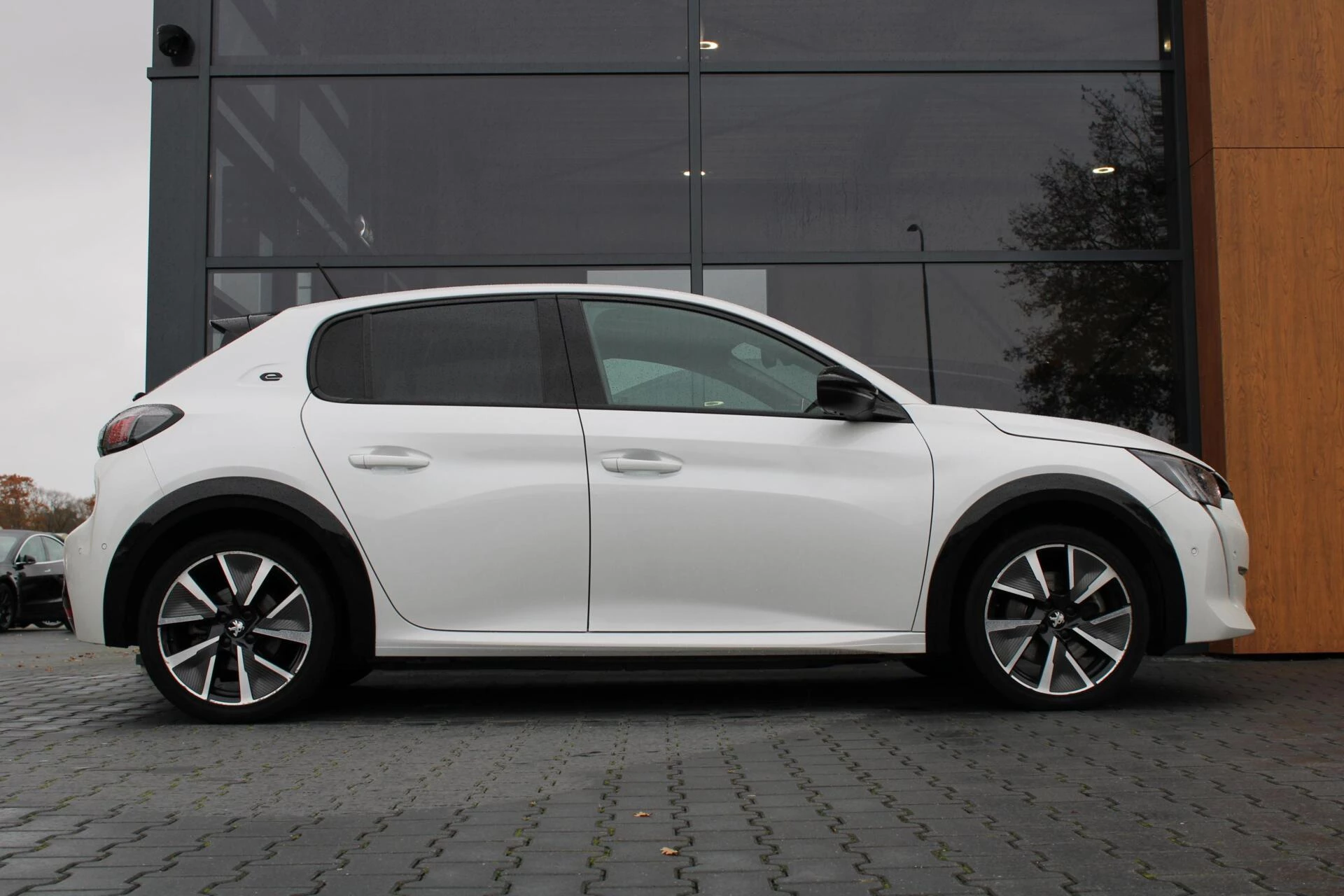 Hoofdafbeelding Peugeot e-208