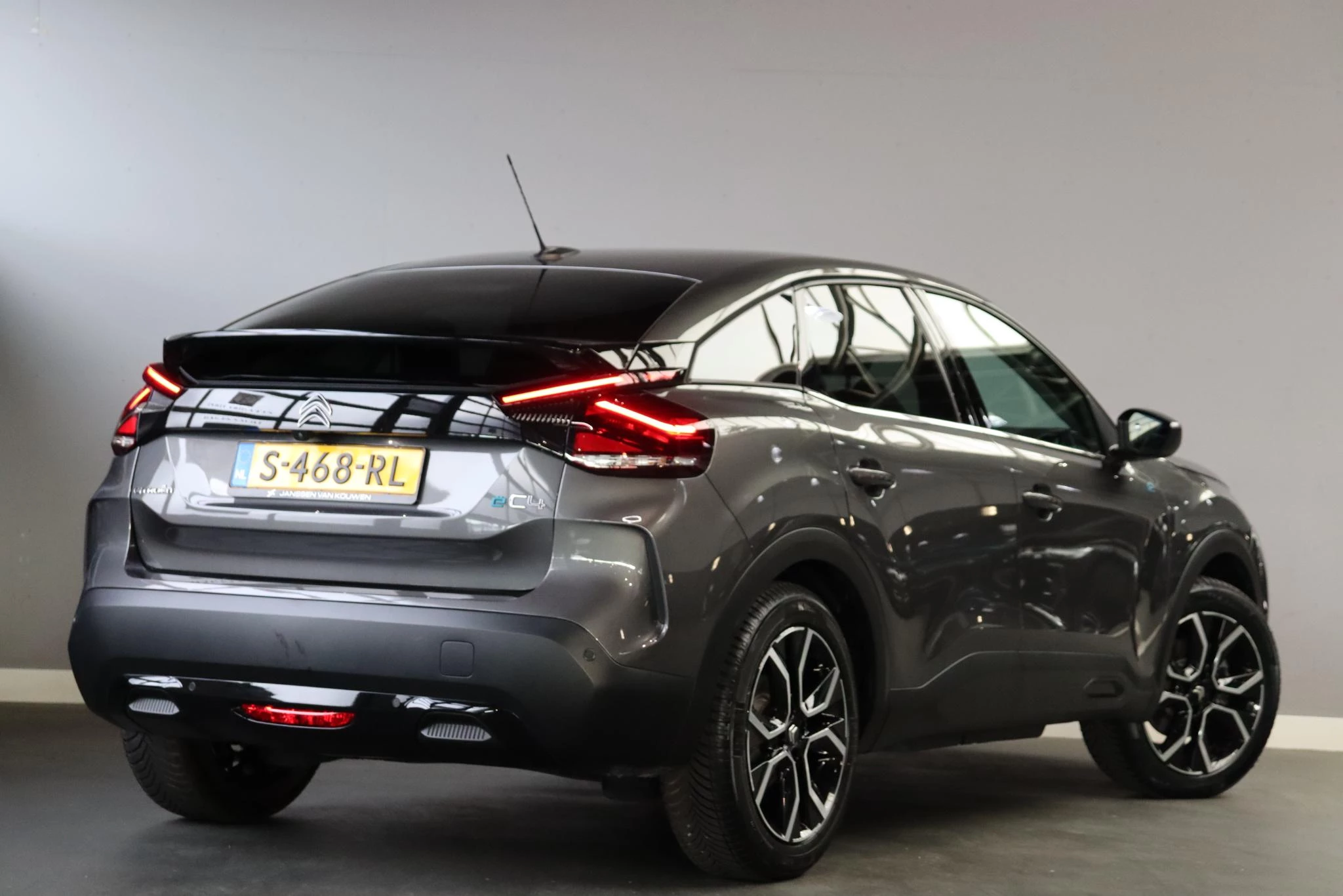 Hoofdafbeelding Citroën ë-C4