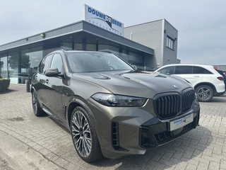 BMW X5 xDrive50e M sport Pro Pano-Dak | Comfort Stoel | Trekhaak | Iconic Glow