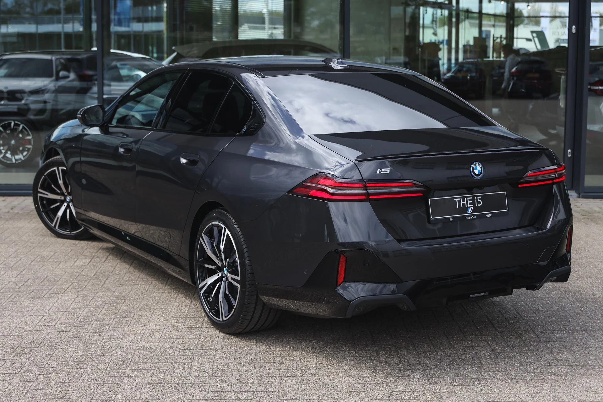 Hoofdafbeelding BMW i5