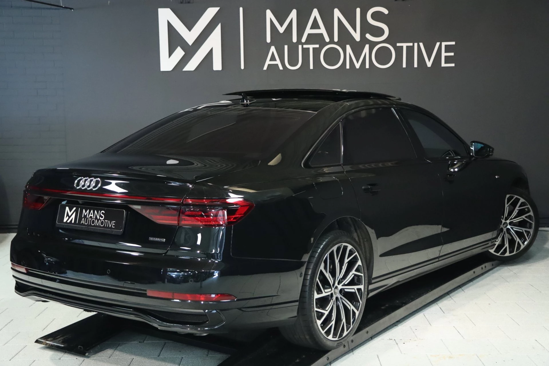 Hoofdafbeelding Audi A8