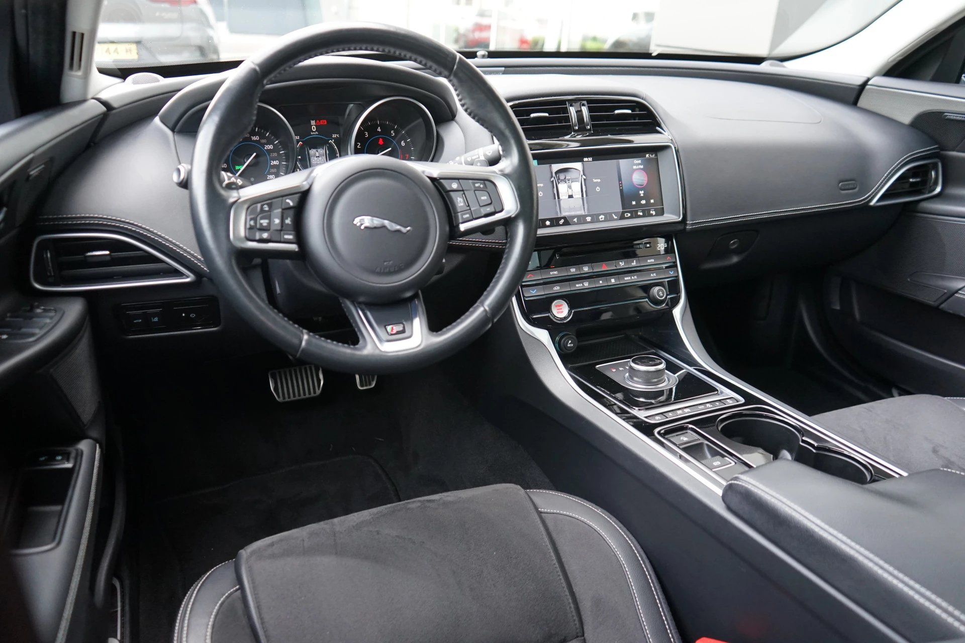 Hoofdafbeelding Jaguar XE