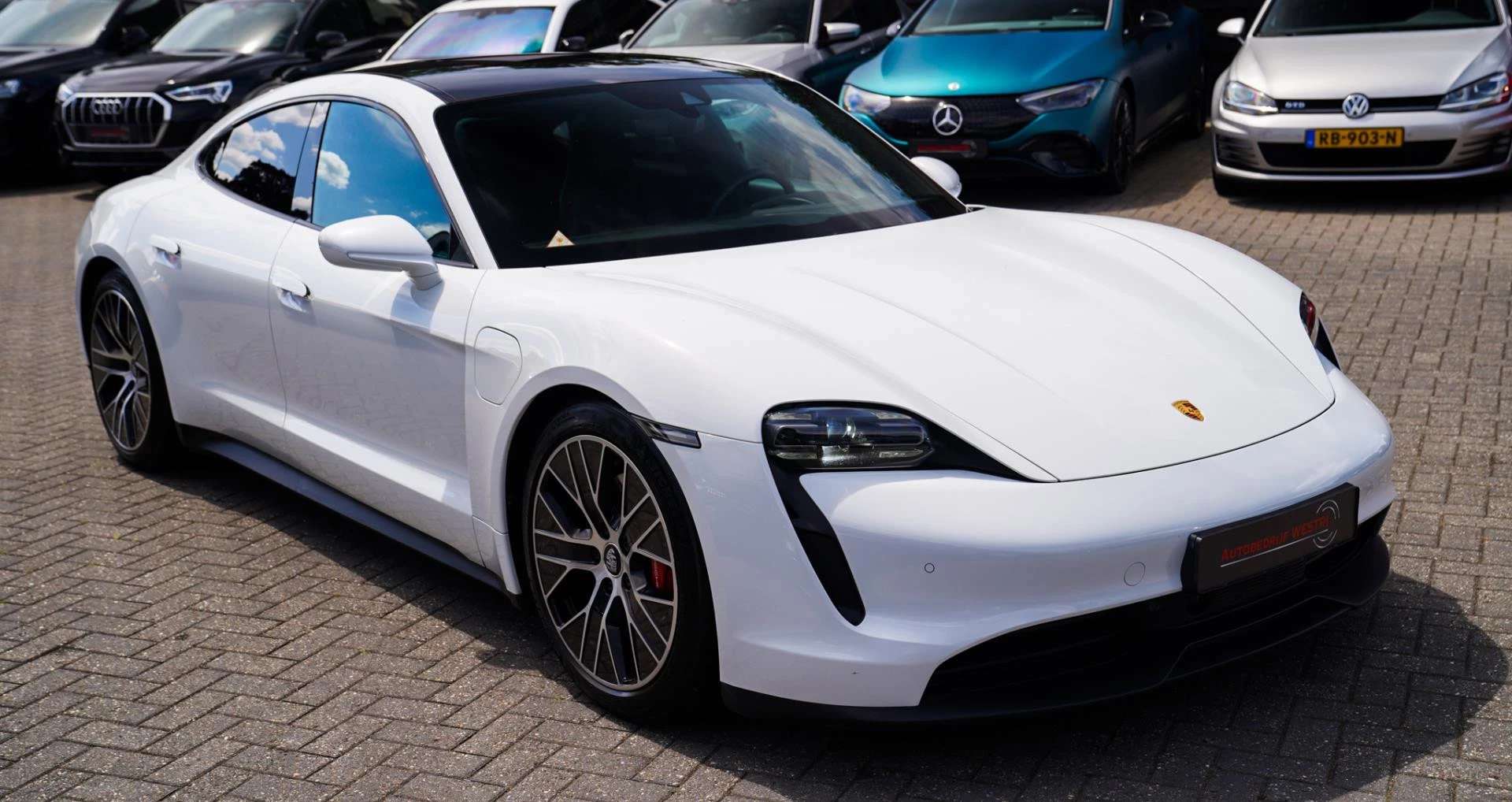 Hoofdafbeelding Porsche Taycan