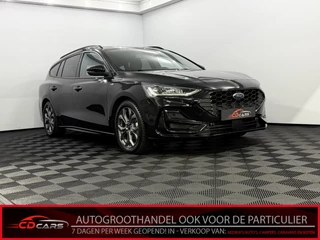 Ford Focus 1.0 EcoBoost Hybrid ST Line Camera, Navi, Clima, Keyless start, Cruise control, Rijstrook correctie, A start stop, Lichtmetalen velgen