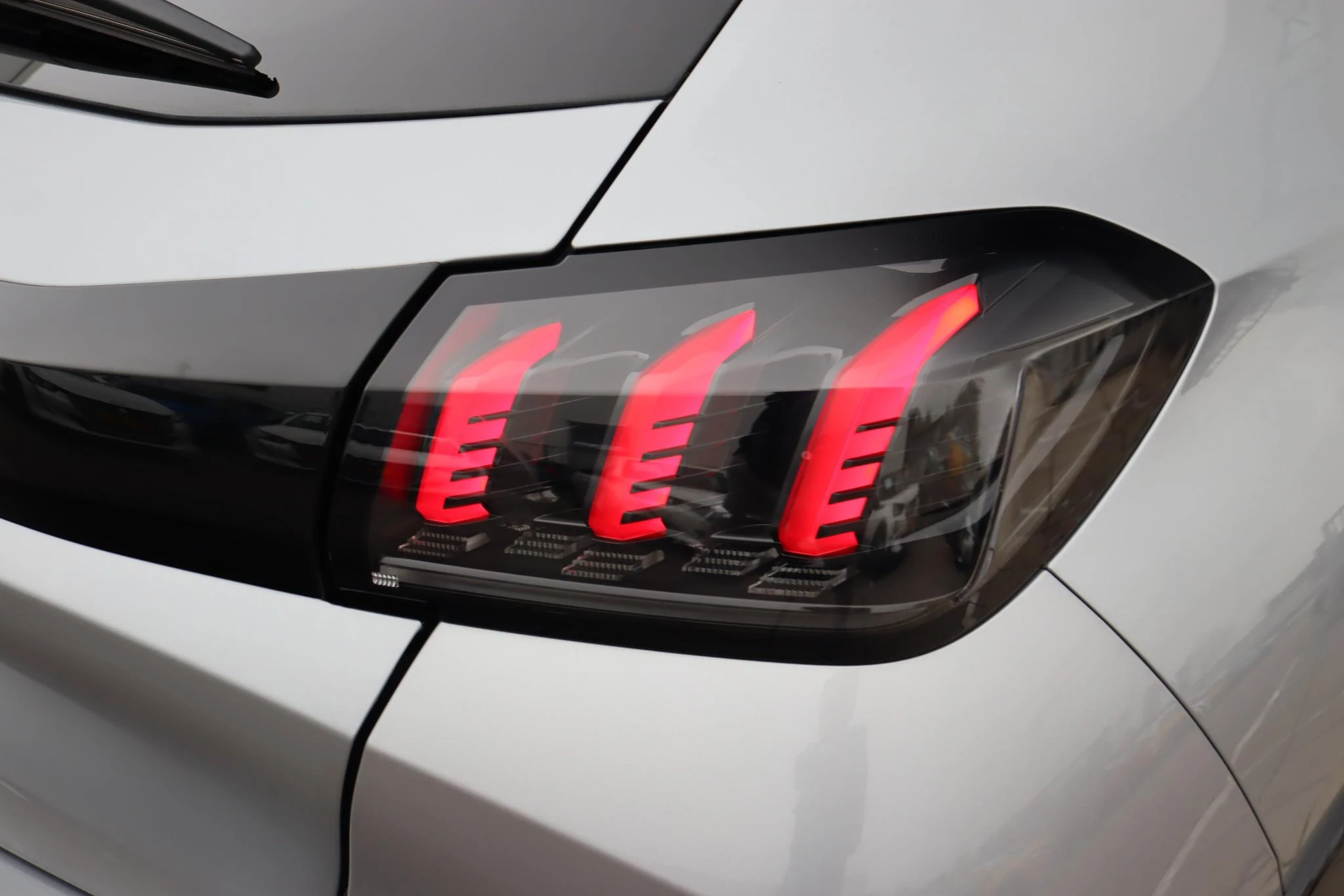 Hoofdafbeelding Peugeot e-208