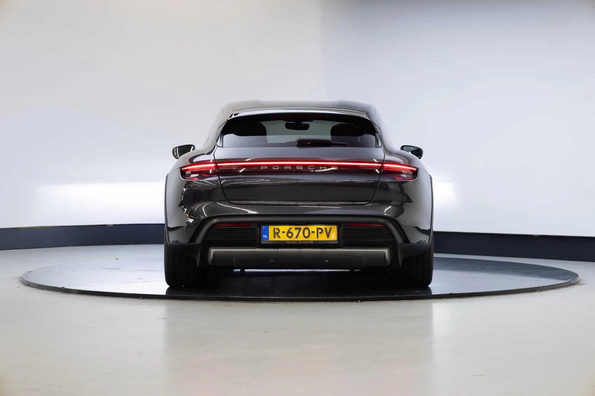 Hoofdafbeelding Porsche Taycan