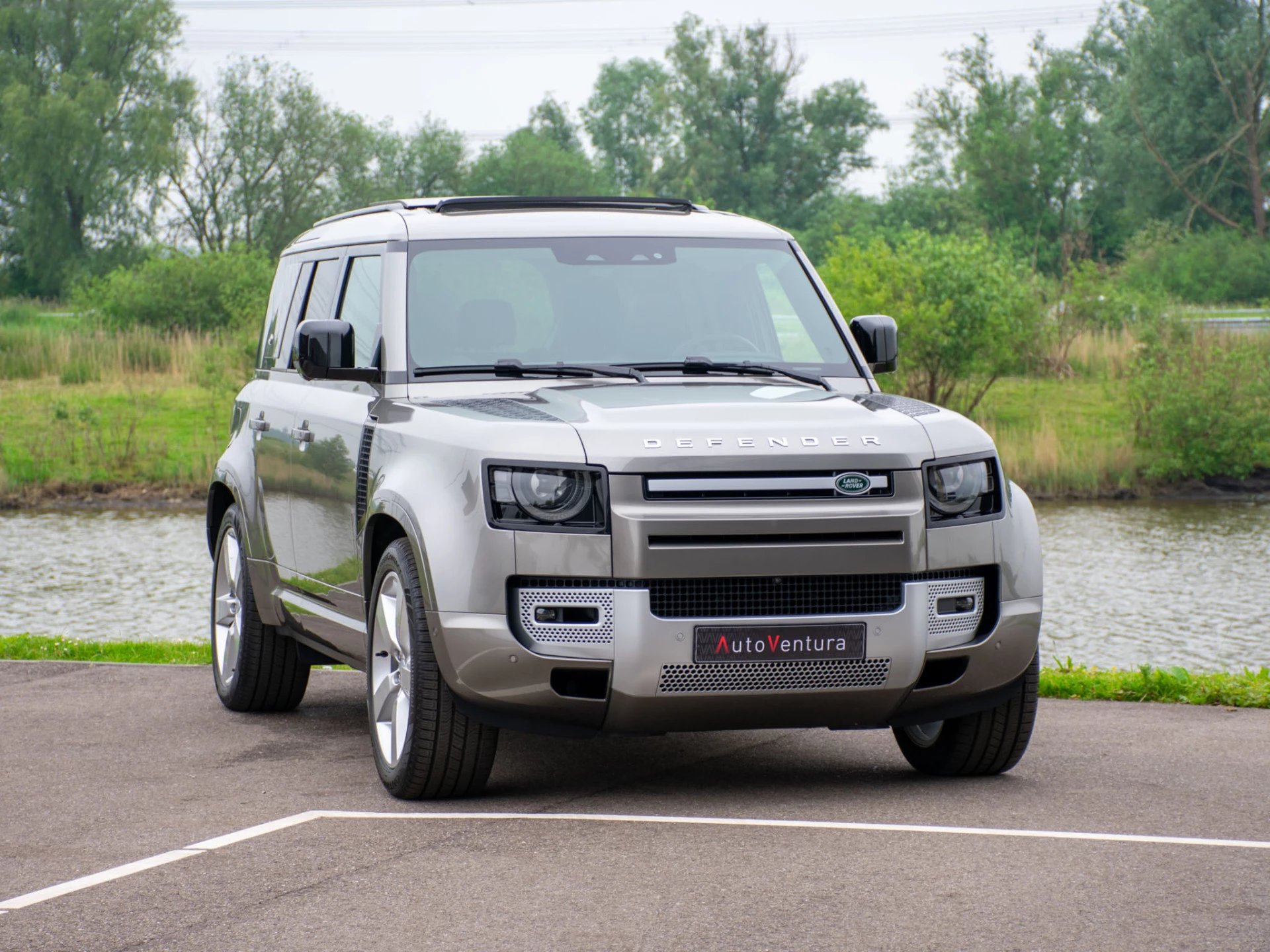 Hoofdafbeelding Land Rover Defender