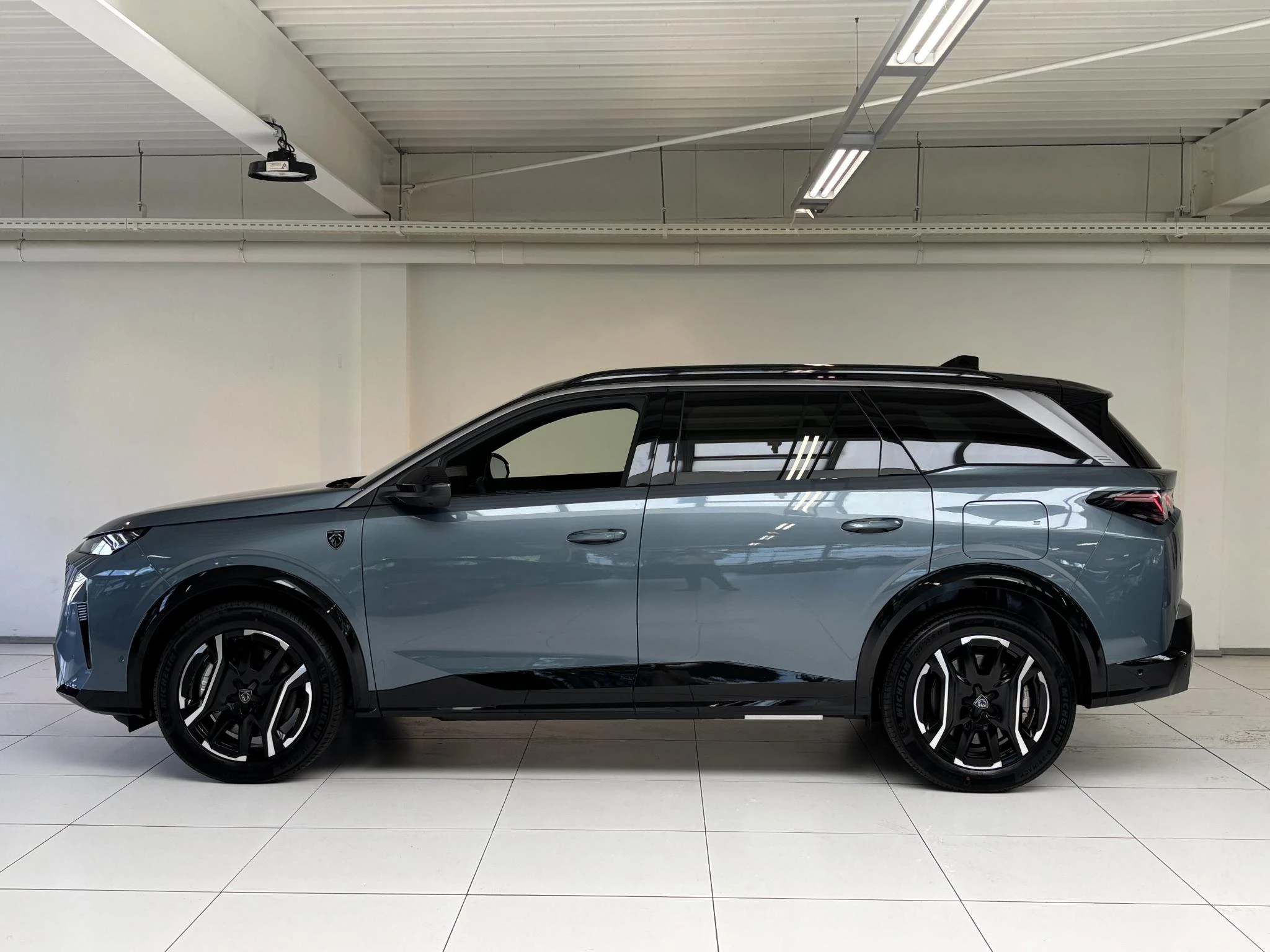 Hoofdafbeelding Peugeot e-5008