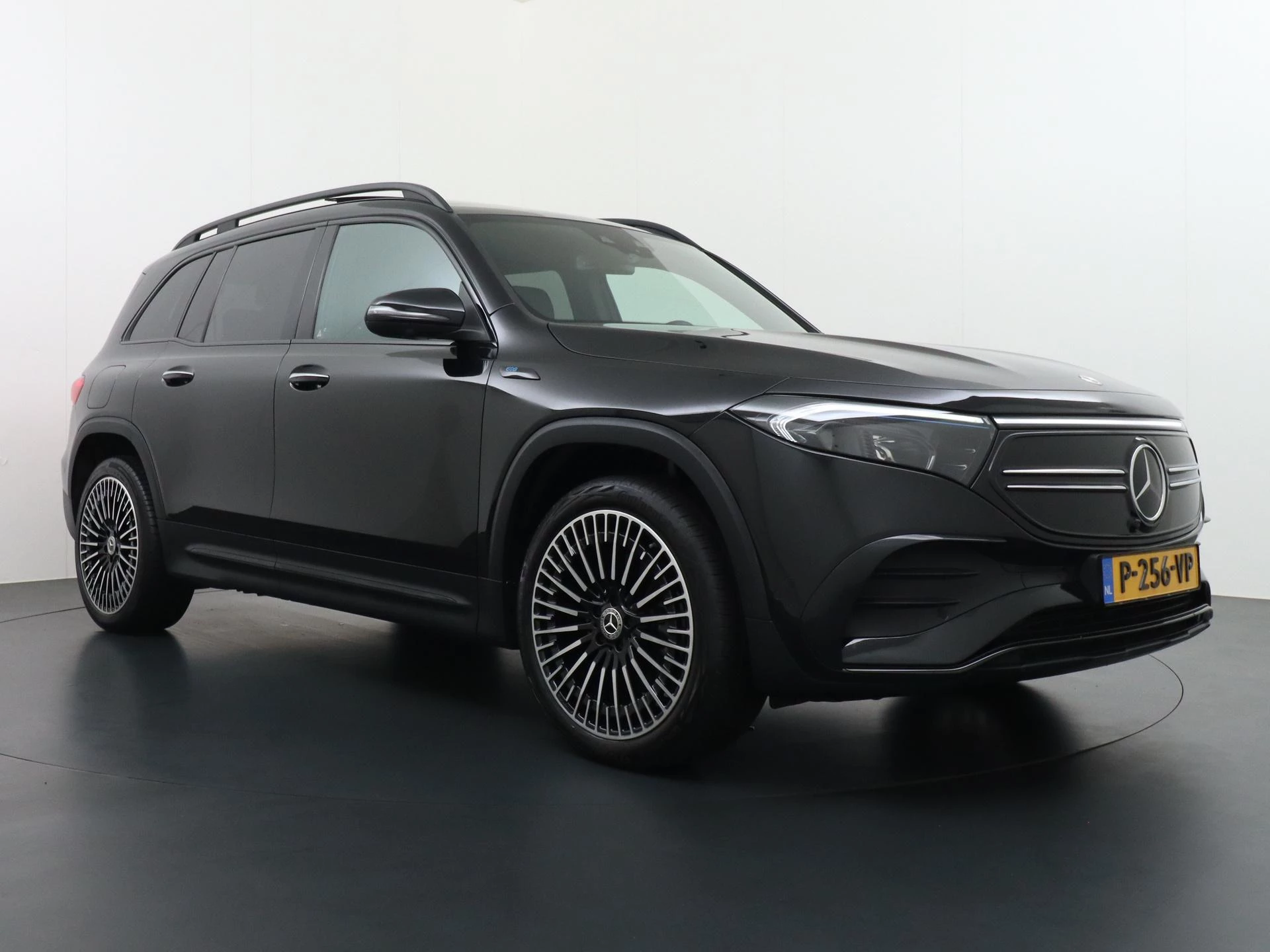 Hoofdafbeelding Mercedes-Benz EQB