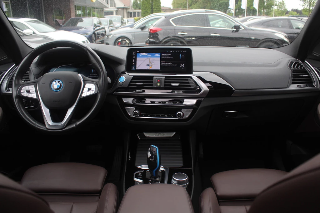 Hoofdafbeelding BMW iX3