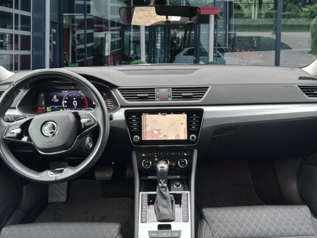 Hoofdafbeelding Škoda Superb