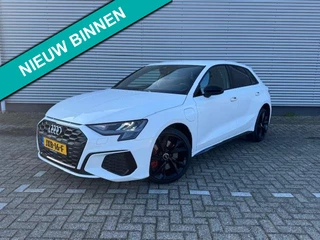 Hoofdafbeelding Audi A3 Audi A3 Sportback 45 TFSI e S Black edition Competition,Stoelverwarming,Carplay,Sportstoelen,