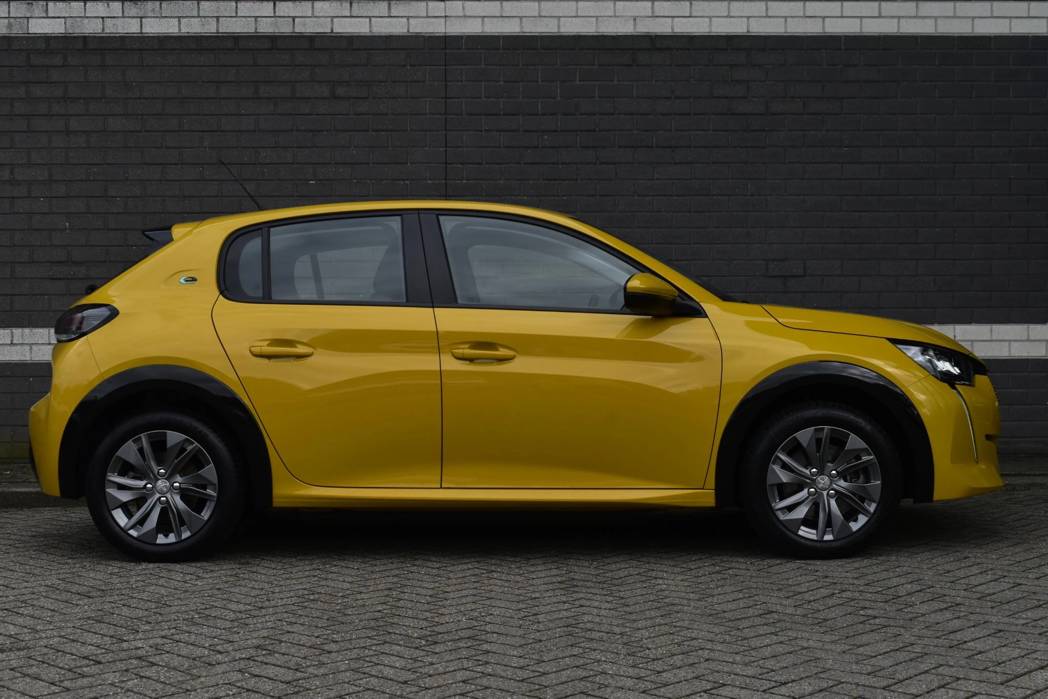Hoofdafbeelding Peugeot e-208