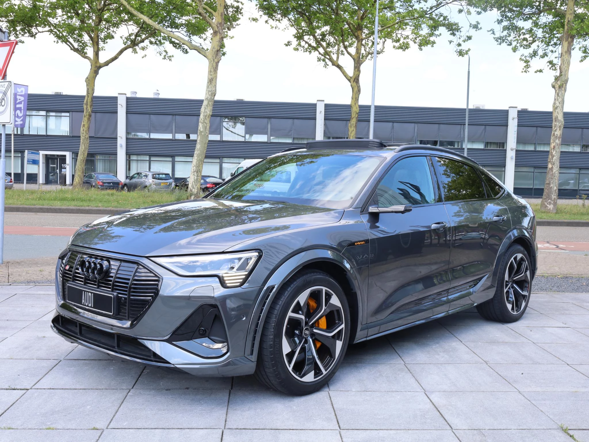 Hoofdafbeelding Audi e-tron