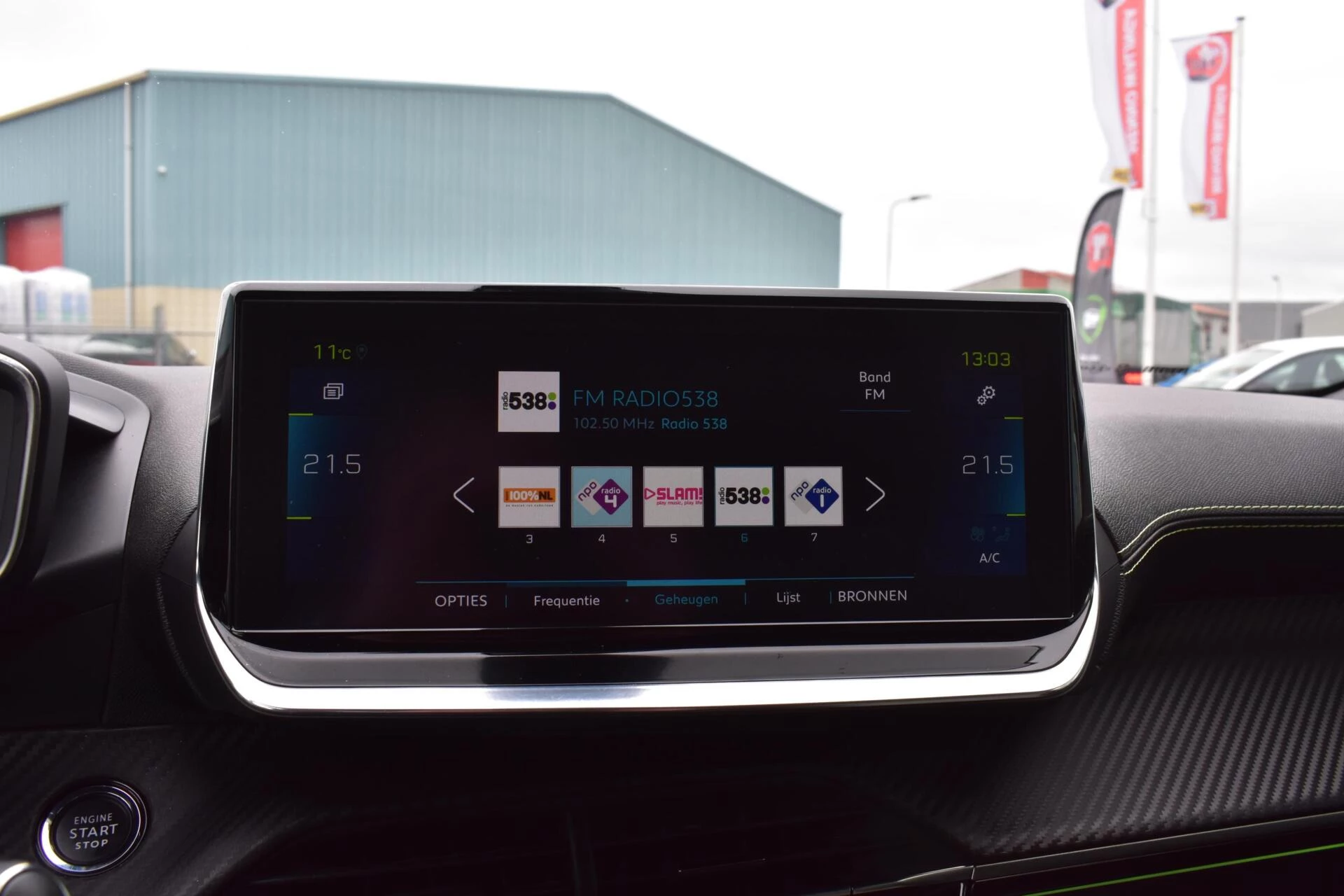 Hoofdafbeelding Peugeot e-2008