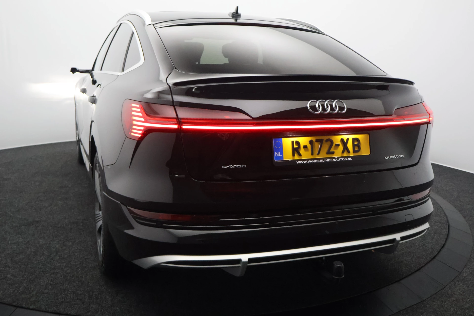 Hoofdafbeelding Audi e-tron