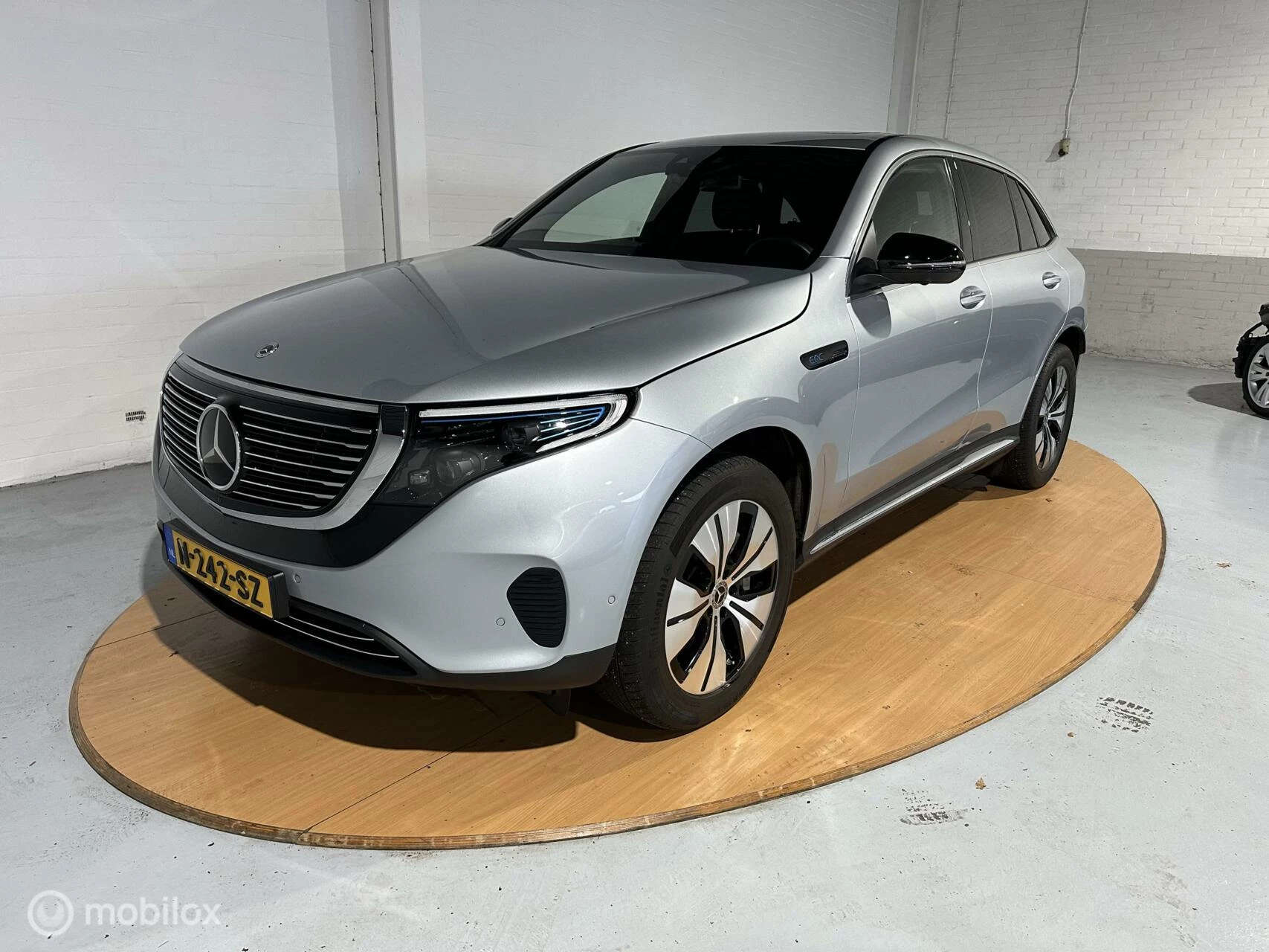 Hoofdafbeelding Mercedes-Benz EQC