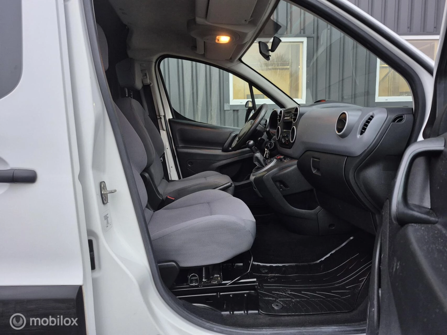 Hoofdafbeelding Peugeot Partner