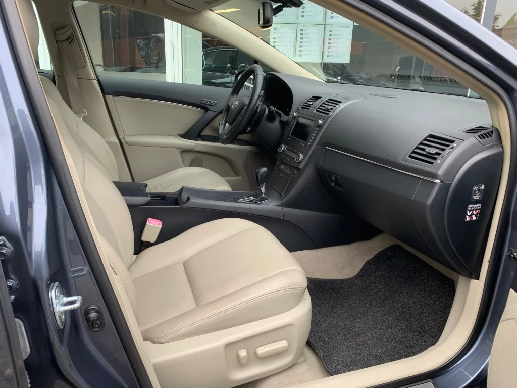 Hoofdafbeelding Toyota Avensis