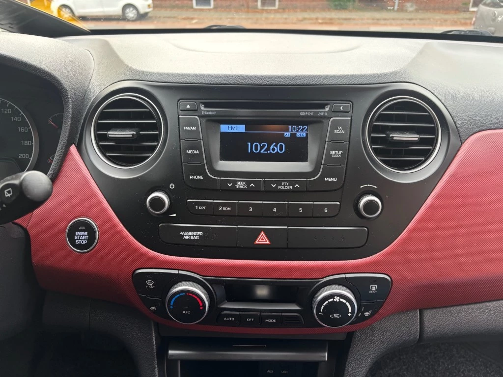 Hoofdafbeelding Hyundai i10