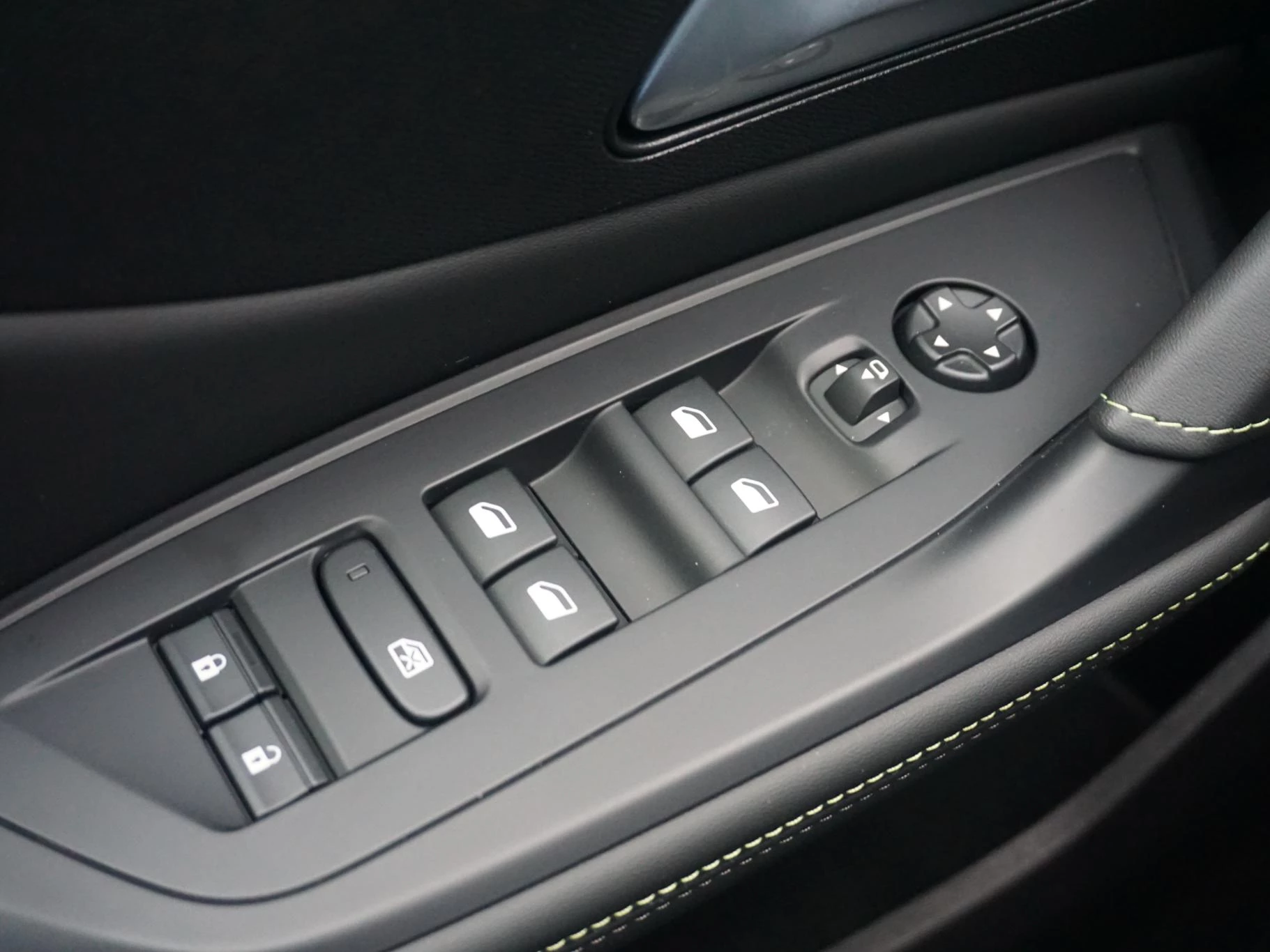 Hoofdafbeelding Peugeot e-308
