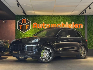 Hoofdafbeelding Porsche Cayenne Porsche Cayenne 3.0 S E-Hybrid 416 PK |BOSÉ|PANO|CHRONO|LUCHTVERING