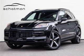 Hoofdafbeelding Porsche Cayenne Porsche Cayenne 3.0 E-Hybrid Facelift, Bose, Luchtvering, Pano, Passenger-Display, Sportstoelen 469pk