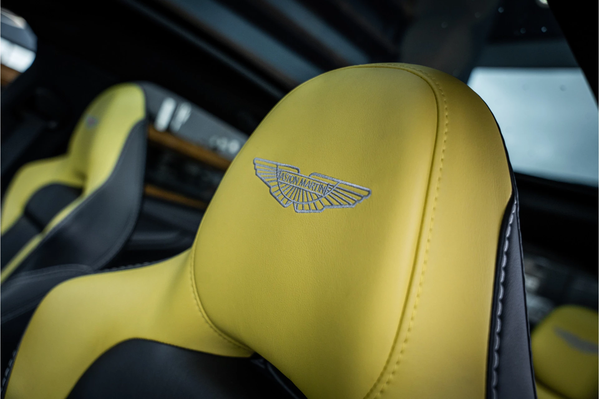 Hoofdafbeelding Aston Martin DBX