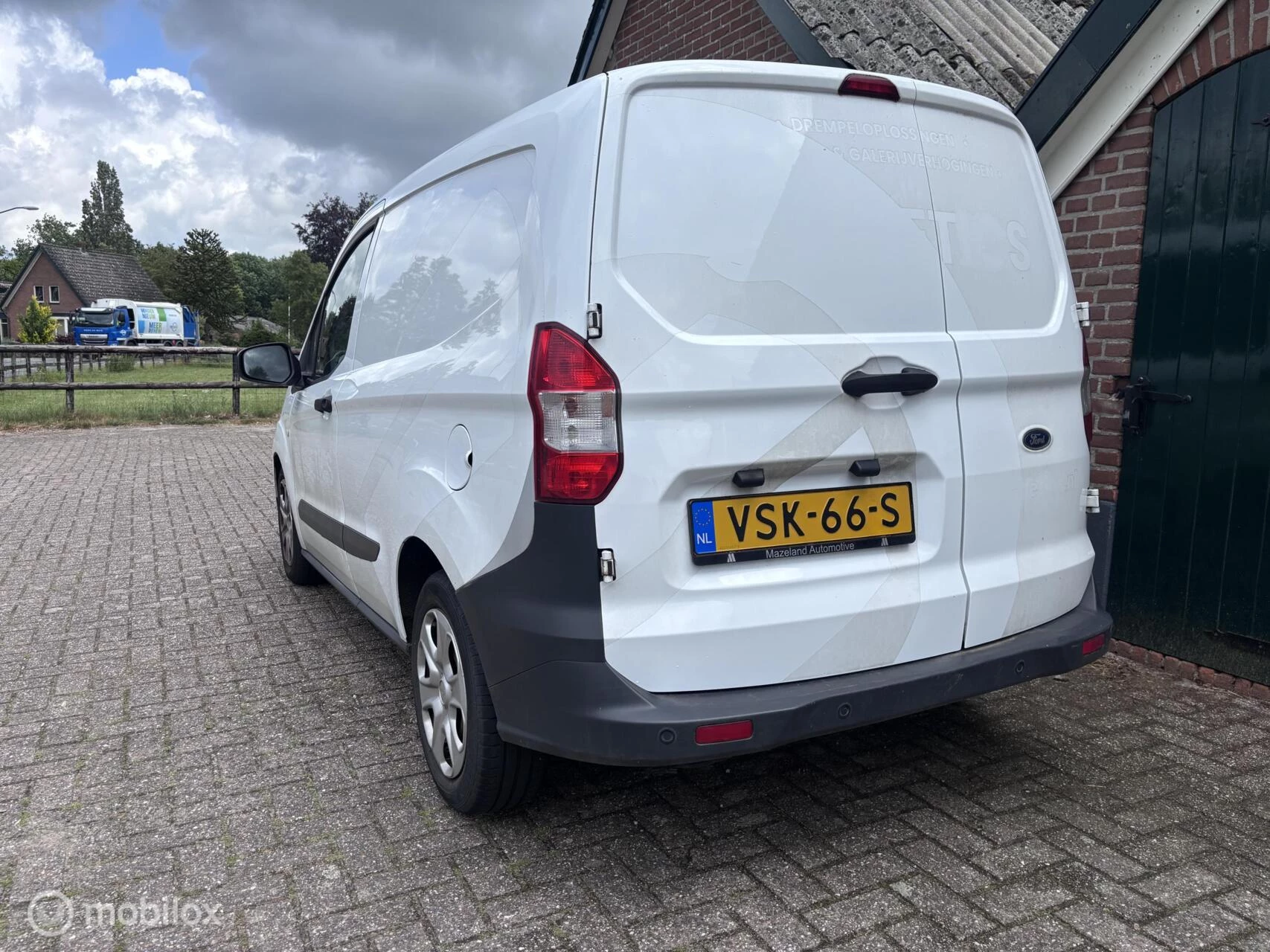 Hoofdafbeelding Ford Transit Courier