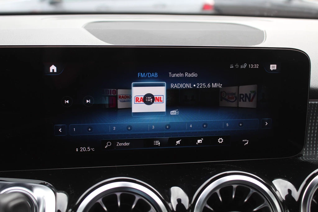 Hoofdafbeelding Mercedes-Benz EQB