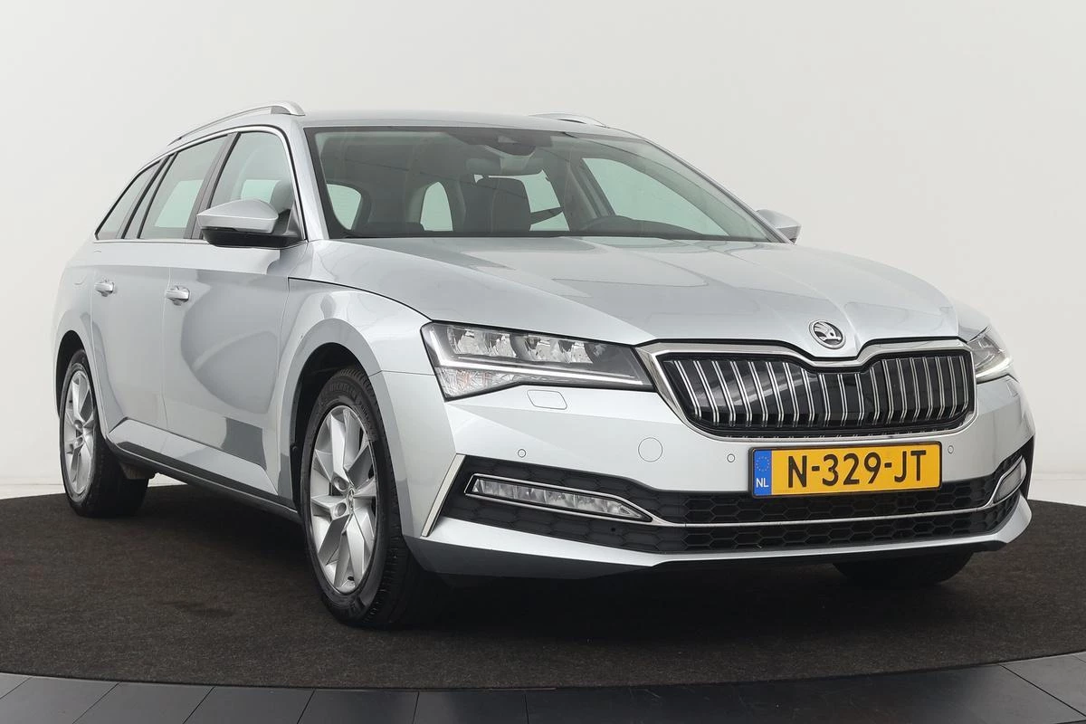 Hoofdafbeelding Škoda Superb