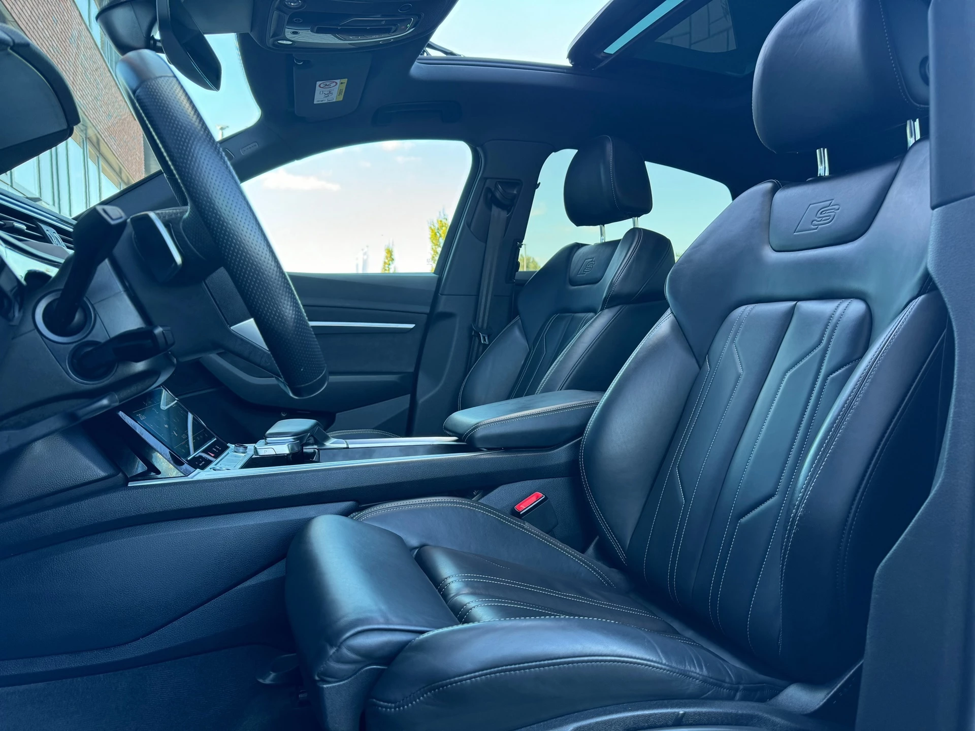 Hoofdafbeelding Audi e-tron
