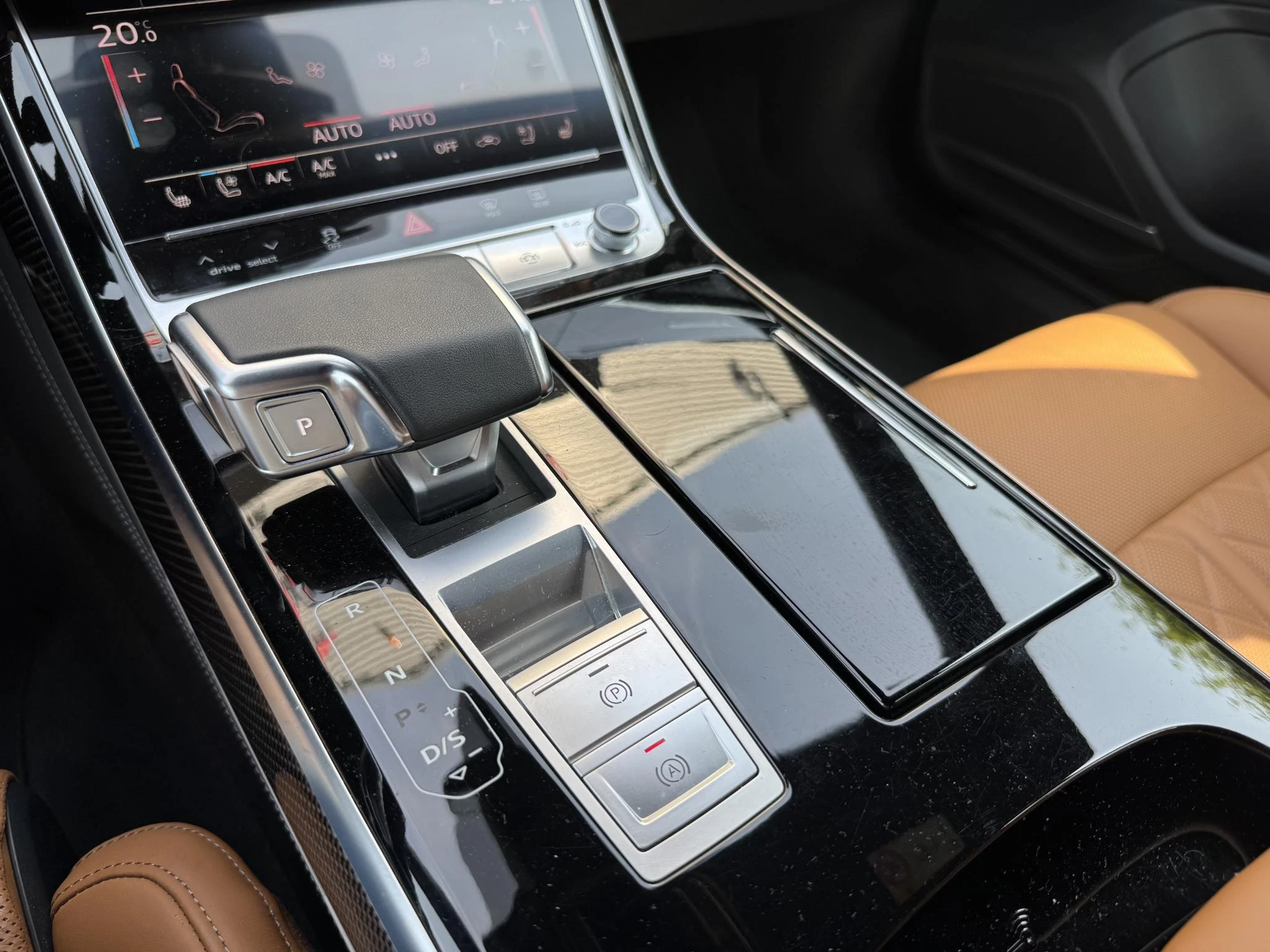 Hoofdafbeelding Audi A8