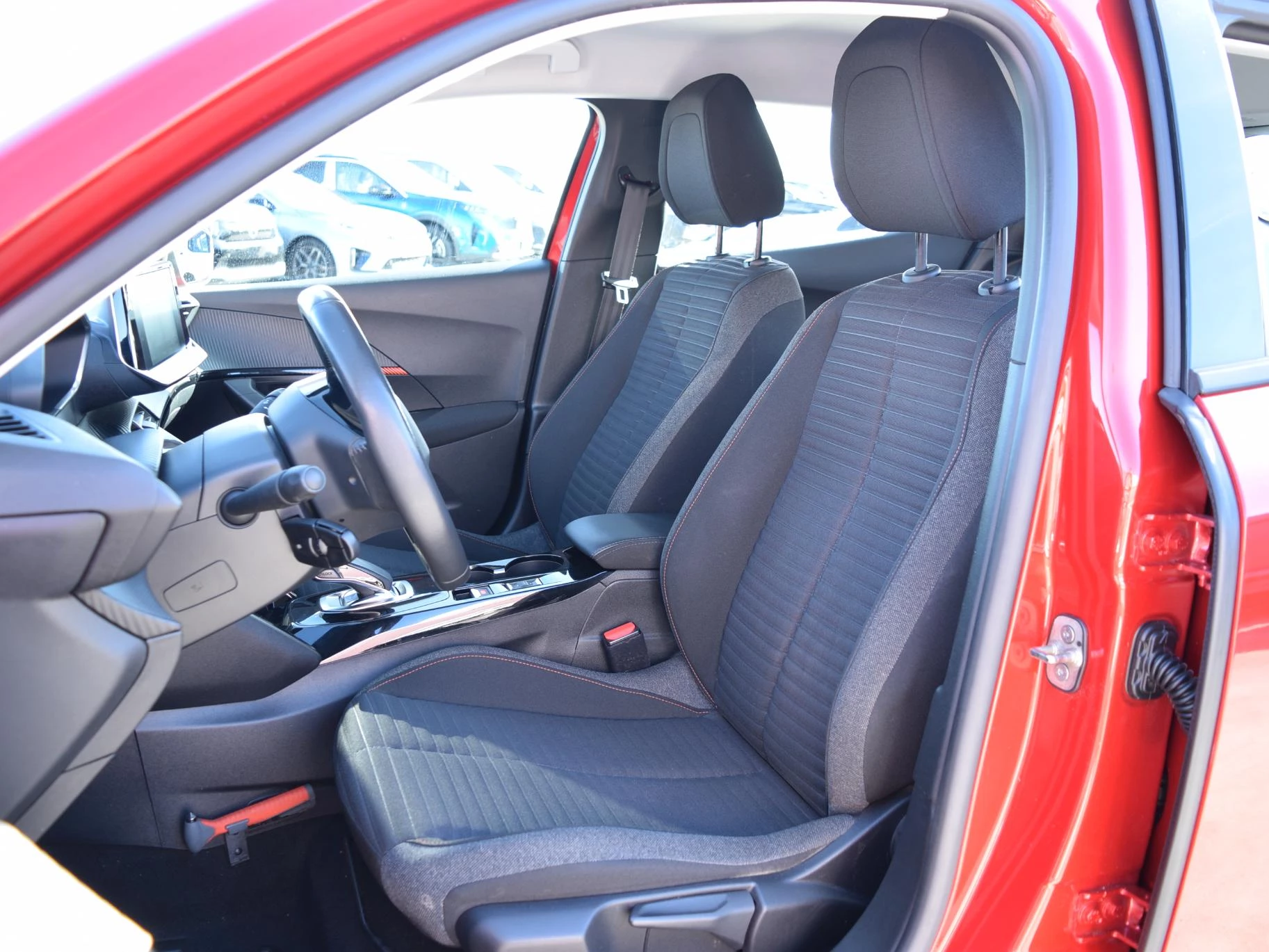 Hoofdafbeelding Peugeot e-2008