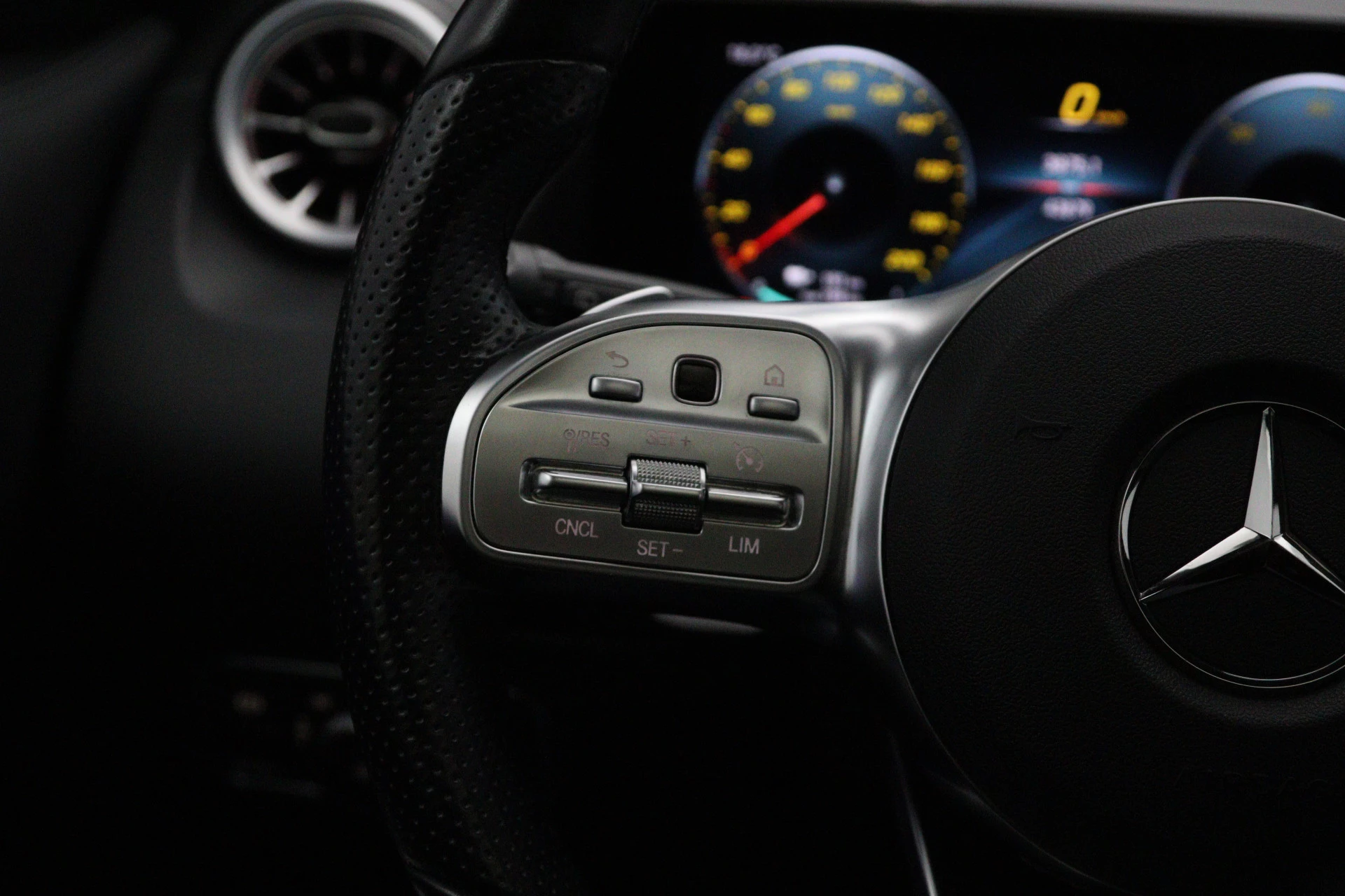 Hoofdafbeelding Mercedes-Benz EQA