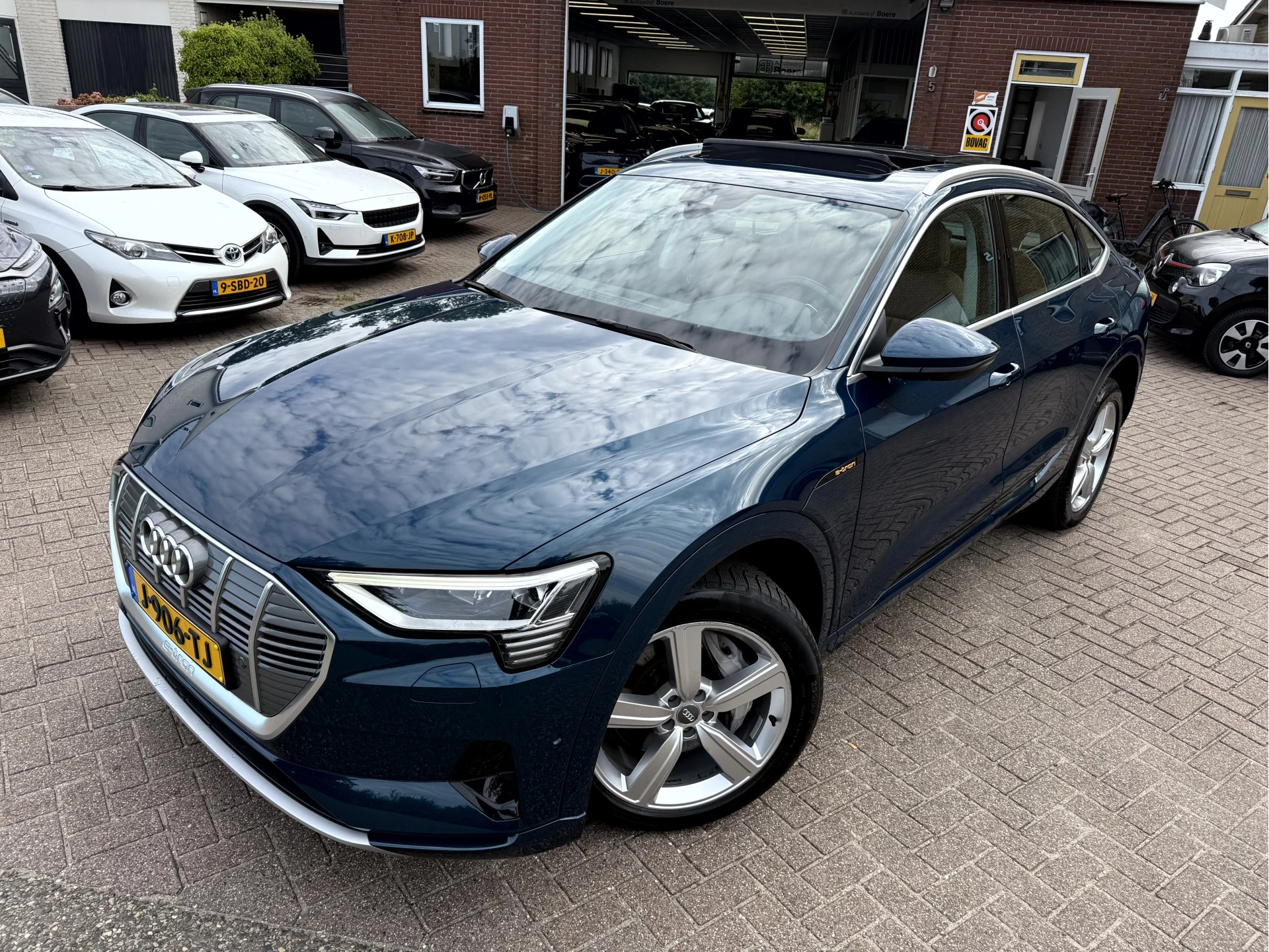Hoofdafbeelding Audi e-tron