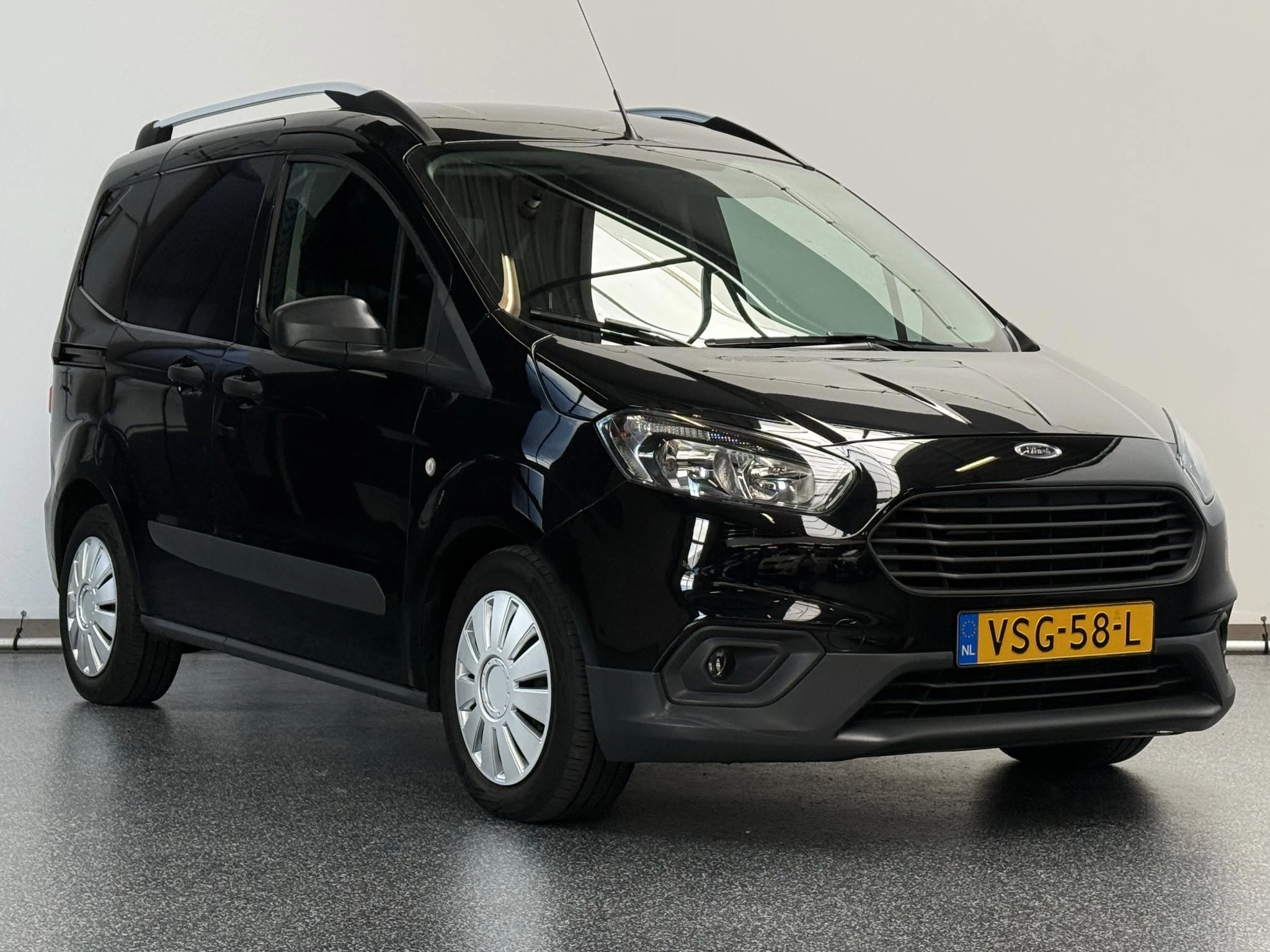 Hoofdafbeelding Ford Transit Courier