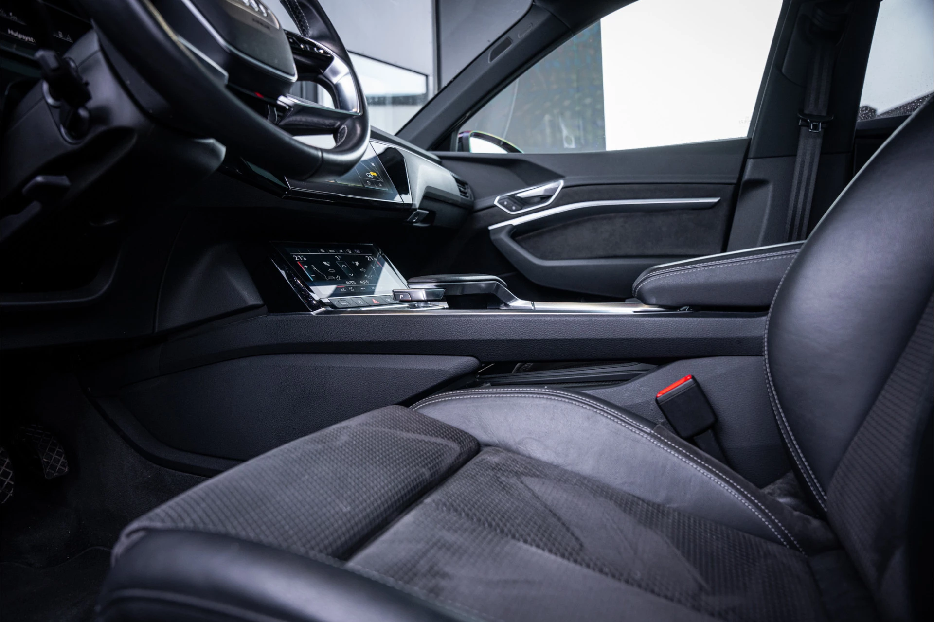 Hoofdafbeelding Audi e-tron