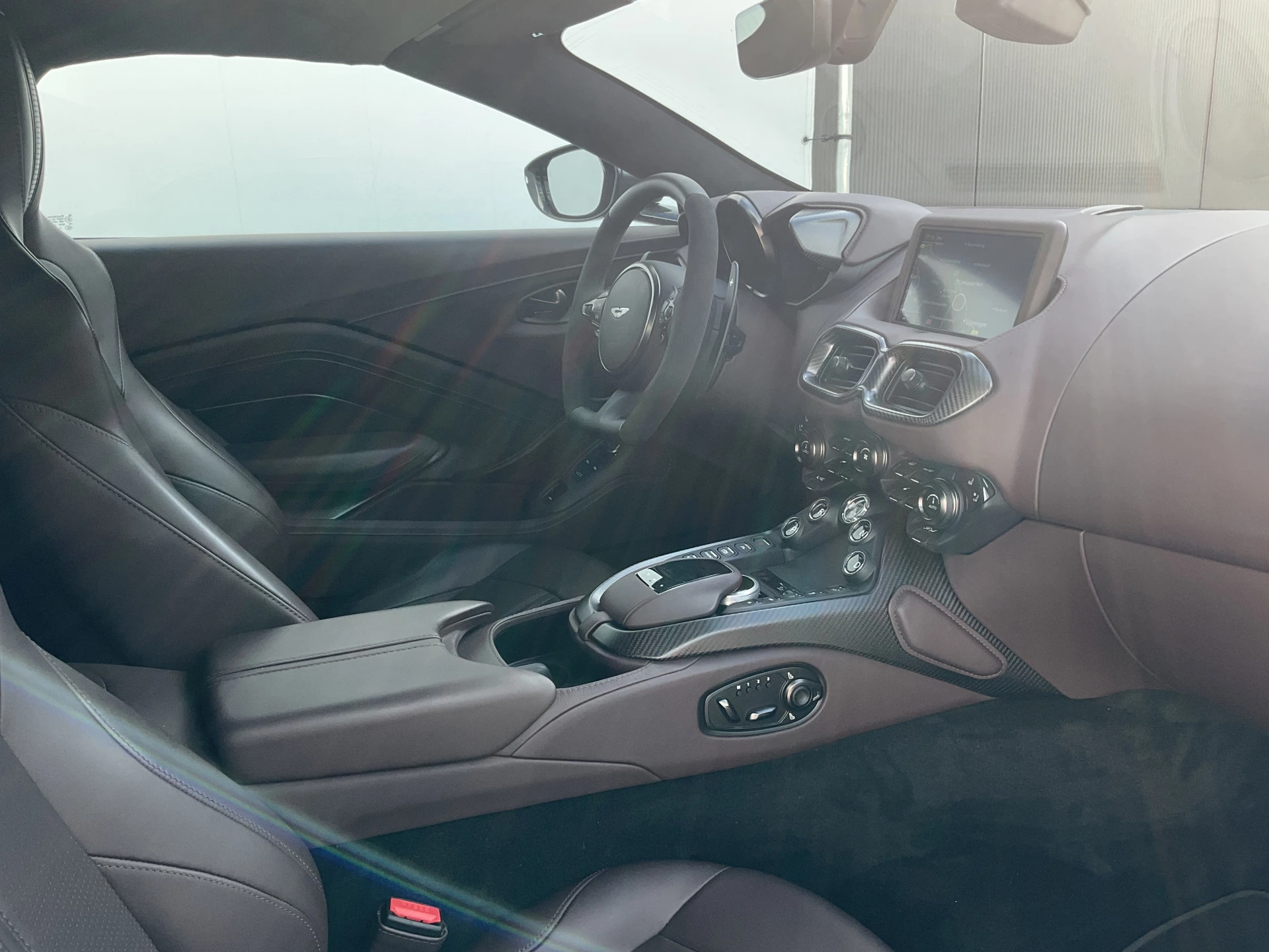 Hoofdafbeelding Aston Martin V8 Vantage